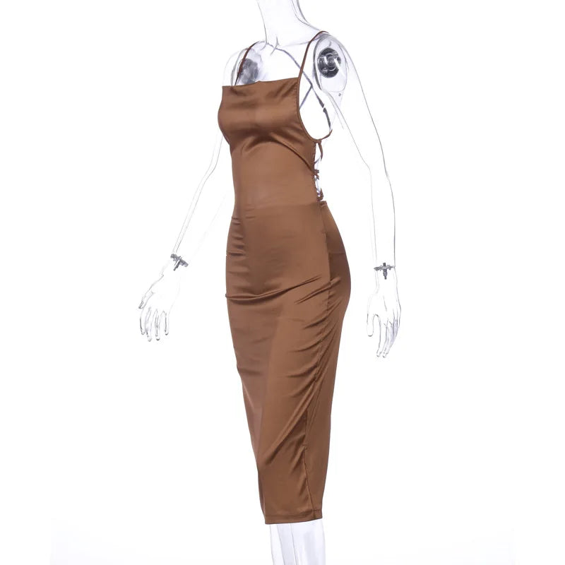 Vestido Midi de Satén Rosa con Espalda Descubierta