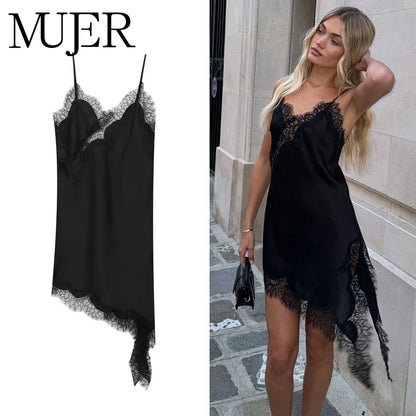 Vestido de Satén Negro con Encaje