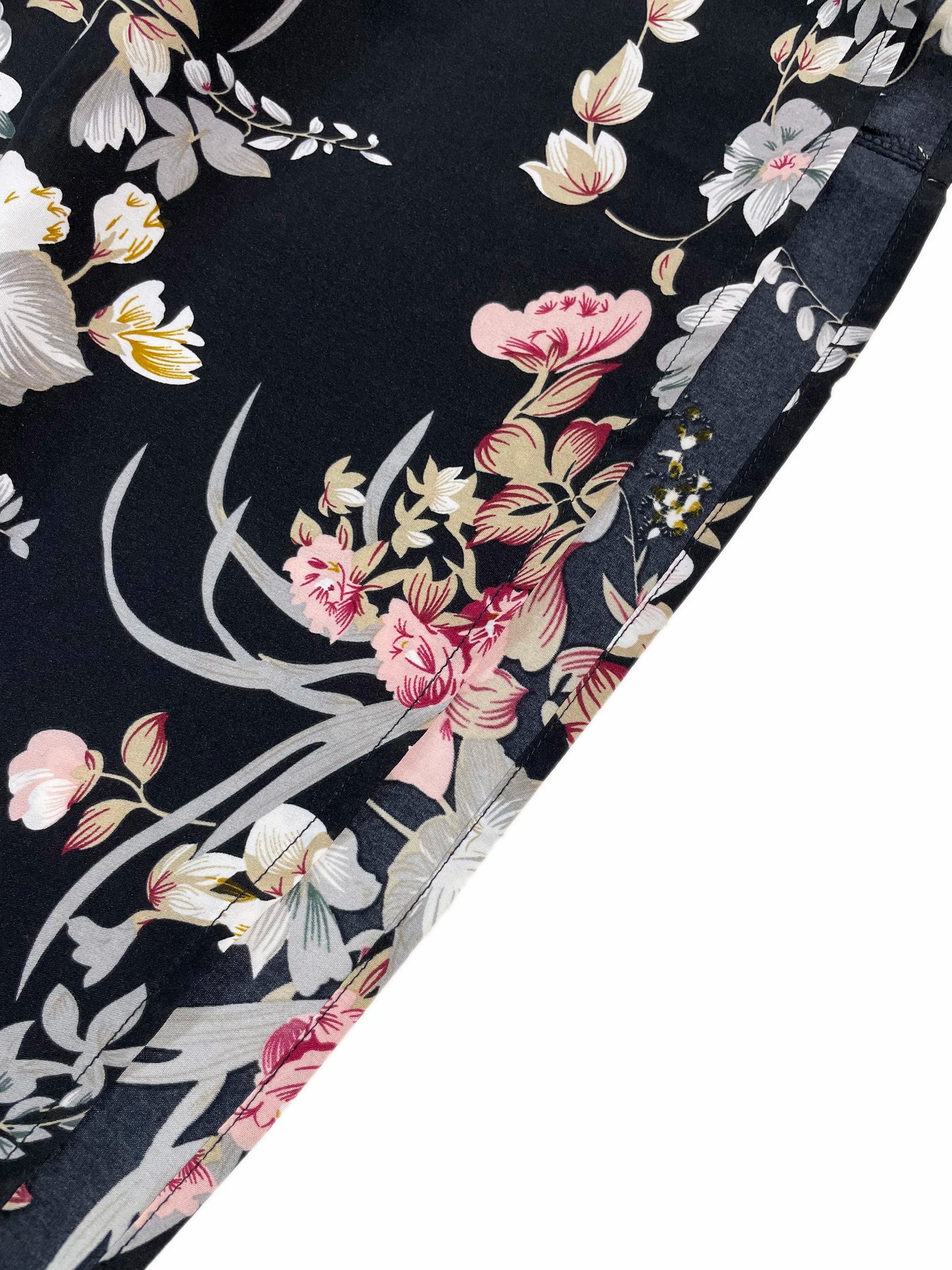 Vestido halter floral con abertura alta
