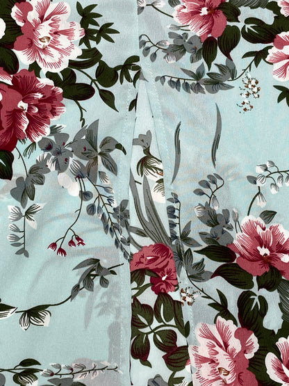 Vestido halter floral con abertura alta