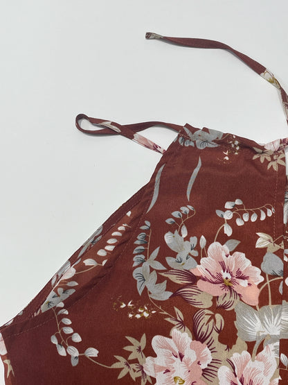 Vestido halter floral con abertura alta
